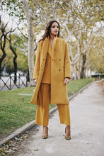 Cargar imagen en el visor de la galería, Katherine Honey Coat